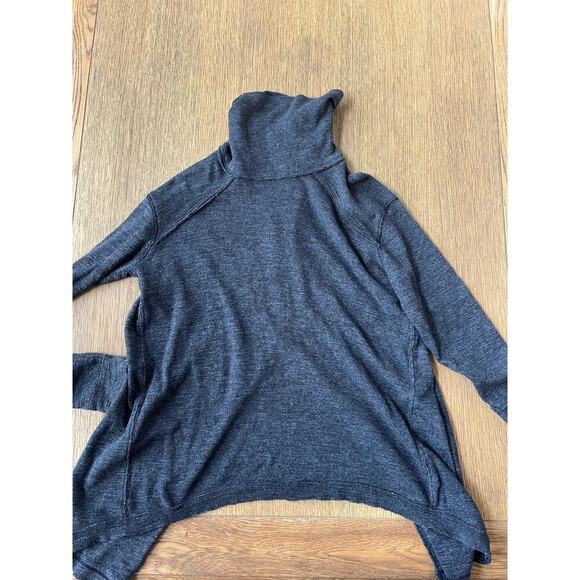 Free People We The Free Charcoal Grey Turtleneck Split Back Size XS - Picture 3 of 3